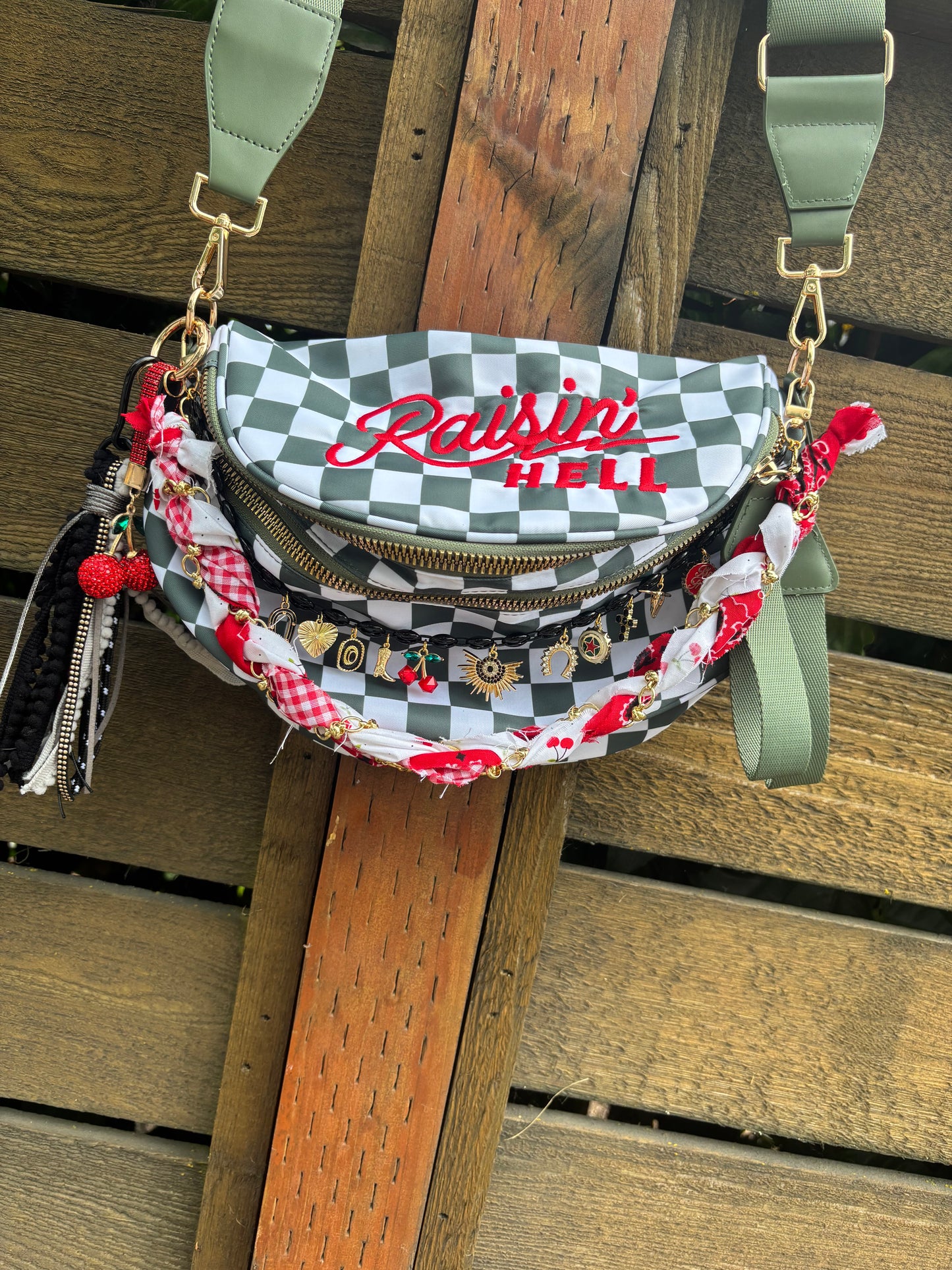 Faye bag charms and chains deposit